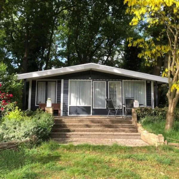 Gezellig vrijstaand huisje in een mooie omgeving, hotel in Schipborg