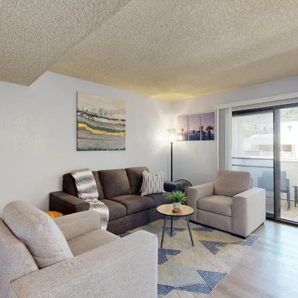 Palm Tree Retreat Unit 128 Permit# 4330, hotel in Palm Springs