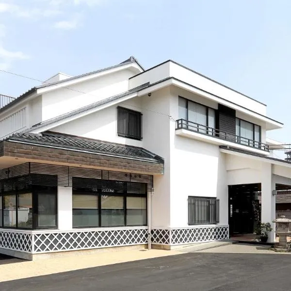 Rakusuien, hotel v destinaci Kofu