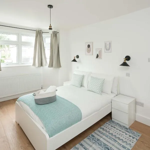 Private room in Modern and Stylish House, hotel a Elmers End