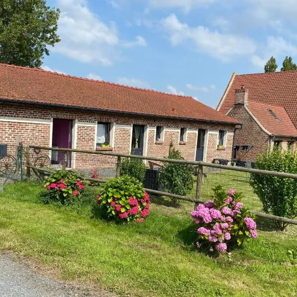 la ferme au bois dormant – hotel w mieście Wemaers-Cappel