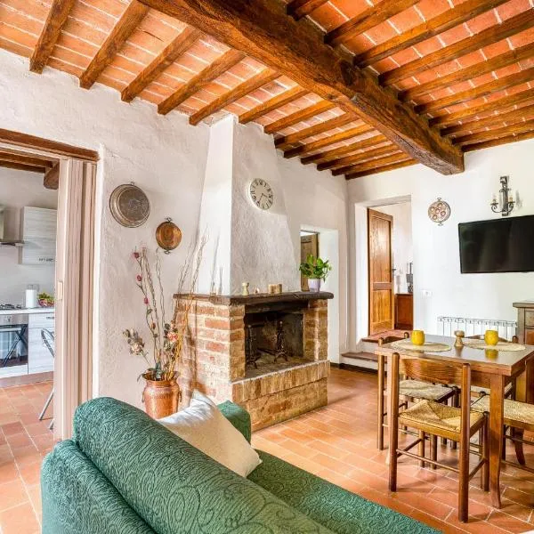 GuestHost - Le Spighe - Charming Apt with Communal Pool, hotel din Piana