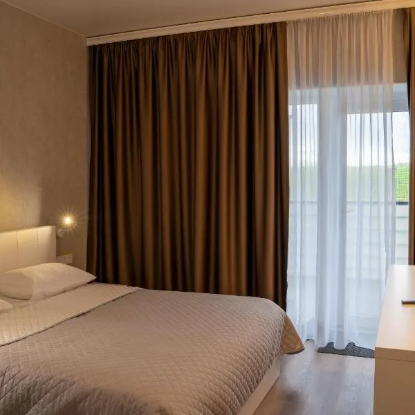 Green village Hotel, hotel in Mikolaivka