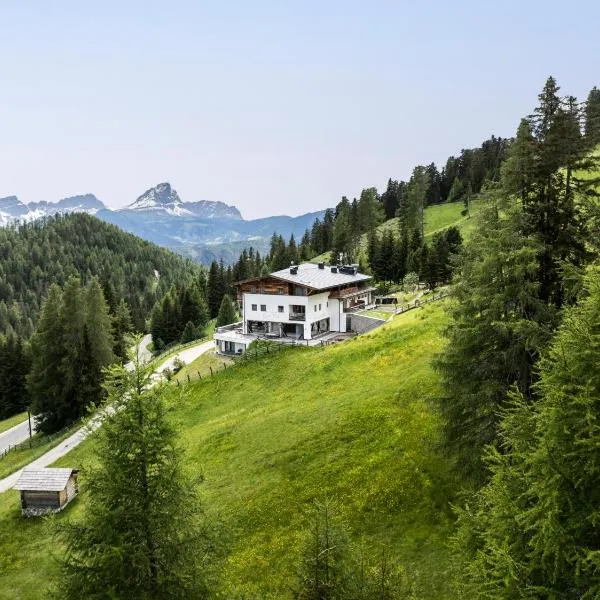 Alpine Hotel Gran Foda' – hotel w mieście San Vigilio di Marebbe