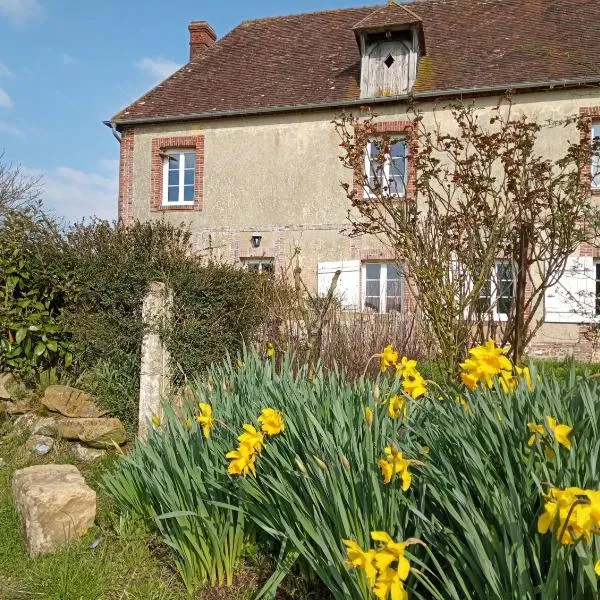 Sainte-Suzanne gîte de LA FERME calme et tranquille, hotel in Les Baux-de-Breteuil