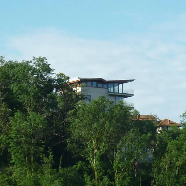 In Cima al Bosco, ξενοδοχείο σε Leggiuno
