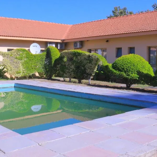 Okavango Roadside Guesthouse, hotel v destinaci Maun