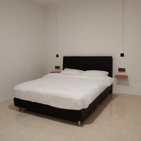 23 Inn Queen bedroom with Balcony, hotel in Bukit Mertajam