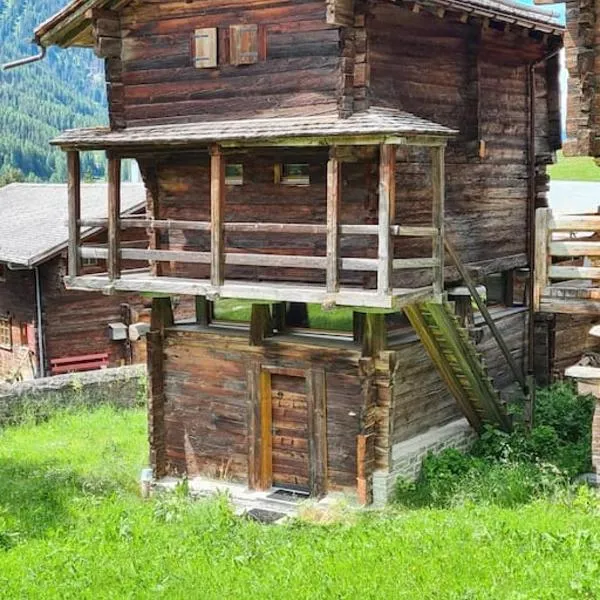 Rustic Alpine 1BR Getaway- Unwind and Reconnect, hotel in Reckingen - Gluringen