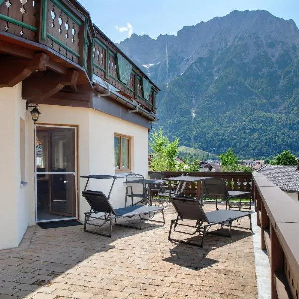 Ferienwohnung Lapislazuli, hotel v destinaci Mittenwald