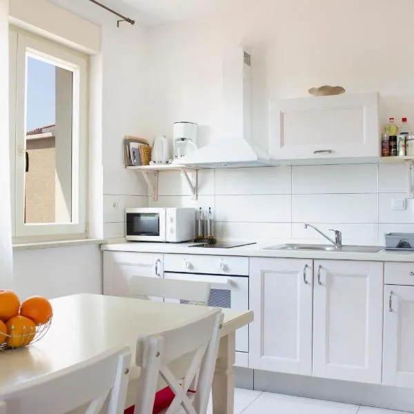 Apartment Lucia, hotel u gradu Marčana