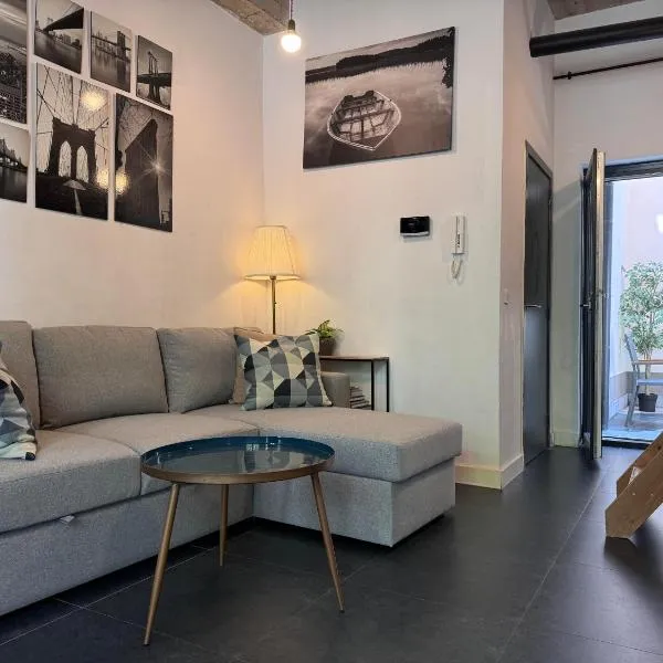 Modern cozy studio with backyard, hotel v Antverpách