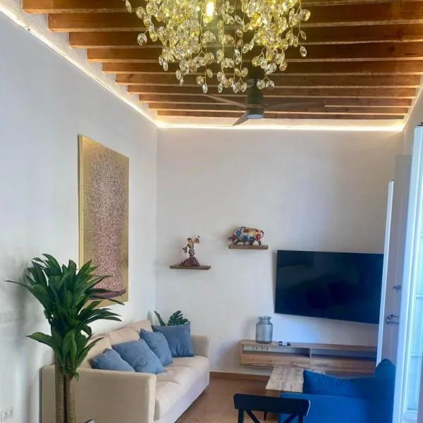 CASA NATY, Espacioso Renovado Apartamento en el Centro de Malaga, hotel en Málaga