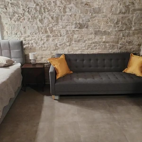Studio apartman Ivor, hotel v destinaci Bale