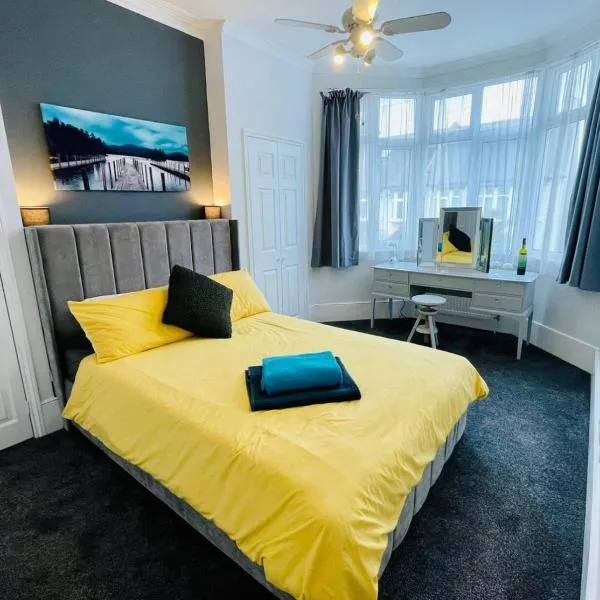 Flat in the heart of Leigh on Sea less than 2 miles from the beach, hotel in Southend-on-Sea