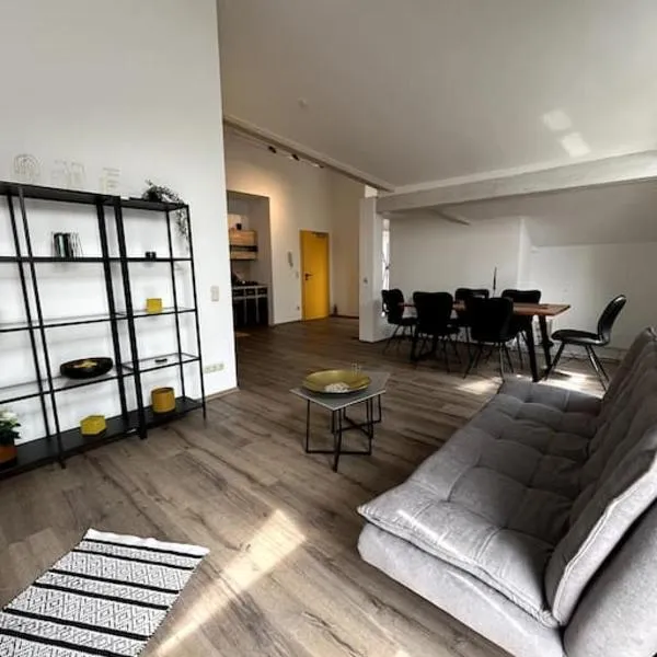Moderne Wohnung mit Dachterrasse, Hotel in Groß-Umstadt
