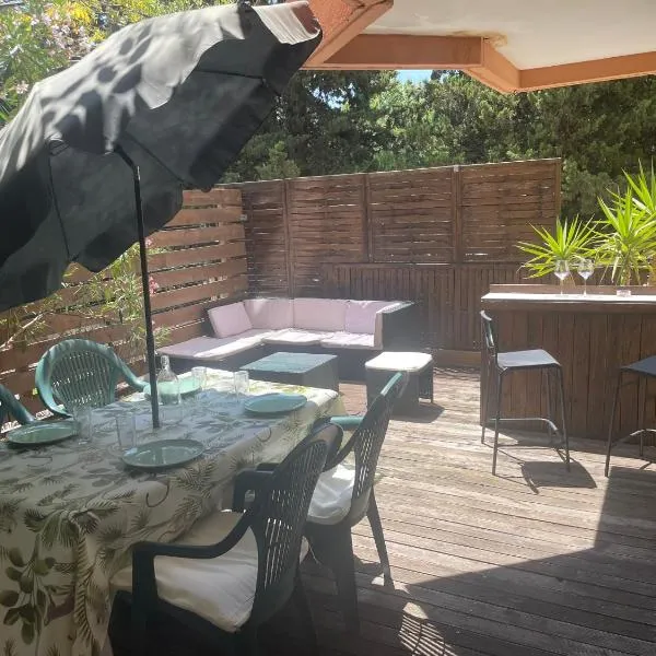 La Cardonille appartement avec patio, hotel in Montpellier
