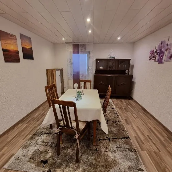 Ferienwohnung Elsenztal、Mauerのホテル
