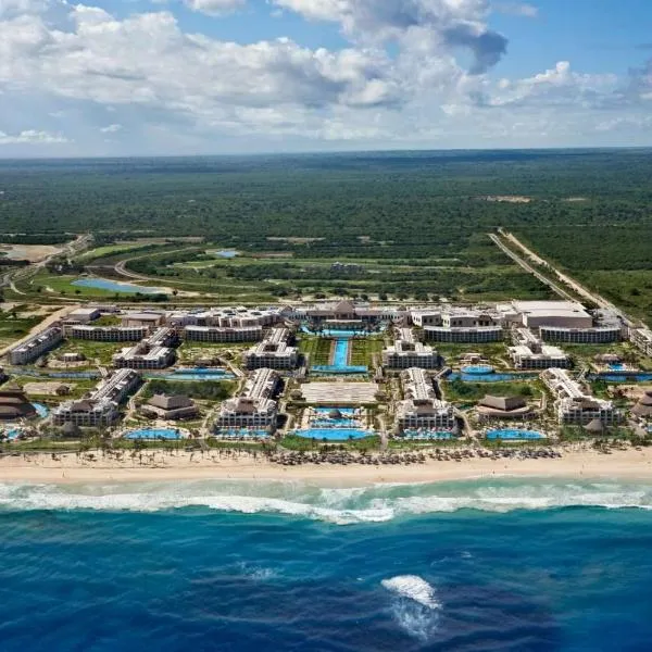 Hard Rock Punta Cana Coral Bay II apartment 2 BR by AA Crypto Group, hotel v destinaci Punta Cana