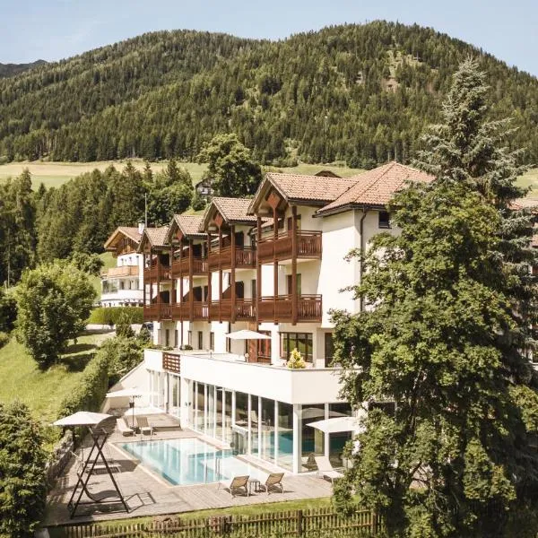 Falkensteiner Hotel & Spa Sonnenparadies, hotel v destinaci Terento