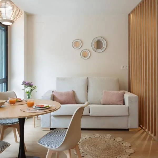 Apartamentos JOAQUÍN COSTA, hotel in Santander