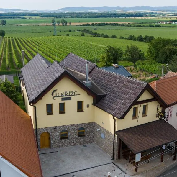 Vinný sklep u Křížů, hotel v Miloticích