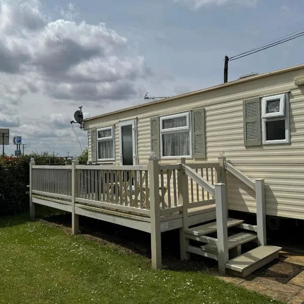 Family Caravan - Sleeps 8 - Pets Ok - Parking, hotel a Hunstanton