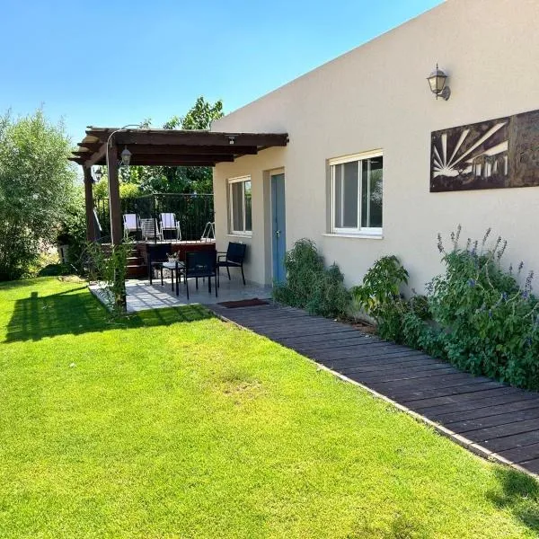 צימר מול השקיעה, hotel v destinaci Retamim