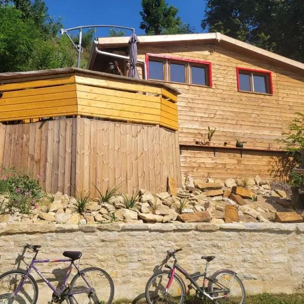 Chalet et Bulle La tête dans les étoiles, hotel v destinaci Audelange