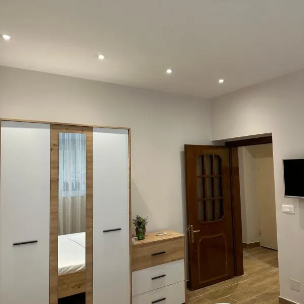 Tirana Home, hotel in Tirana