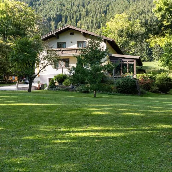 Ferienhaus Schlager in Puchberg am Schneeberg, hotel in Puchberg am Schneeberg