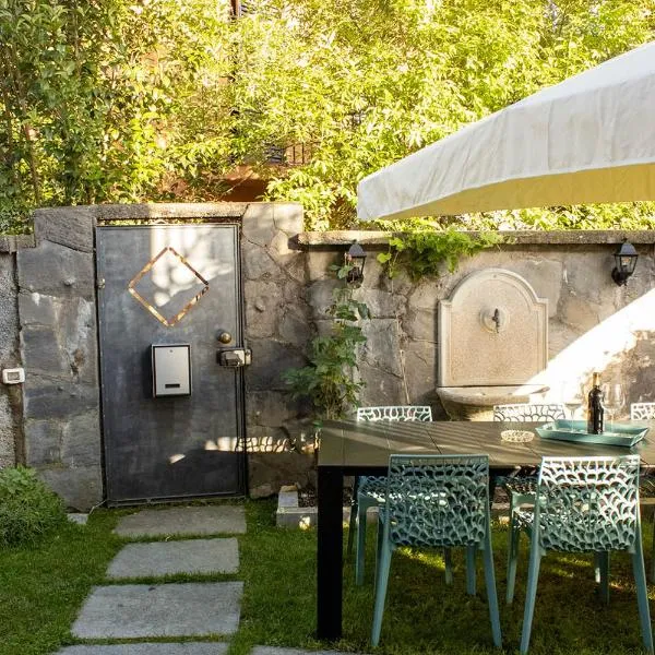 Villa SalMar Apartment 1 BBQ and Garden, hotel v destinaci Gavirate