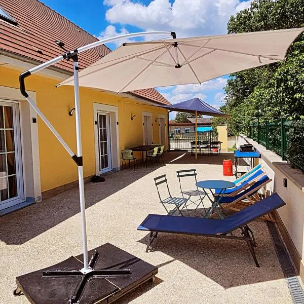 Madame, hotel in Clérey