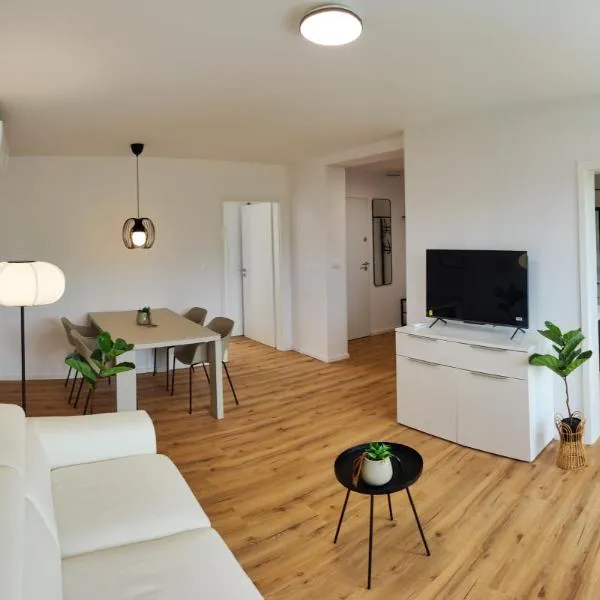 Greg's House Apartments, hotel v Lublani