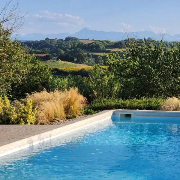 Gites Souleilla de la Nine，位于Canens的酒店