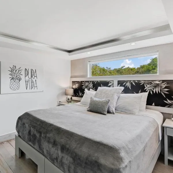 Iguana Surf Camp, hotel en Tamarindo