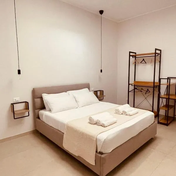 Sunrise Apartments, hotel in Pulsano