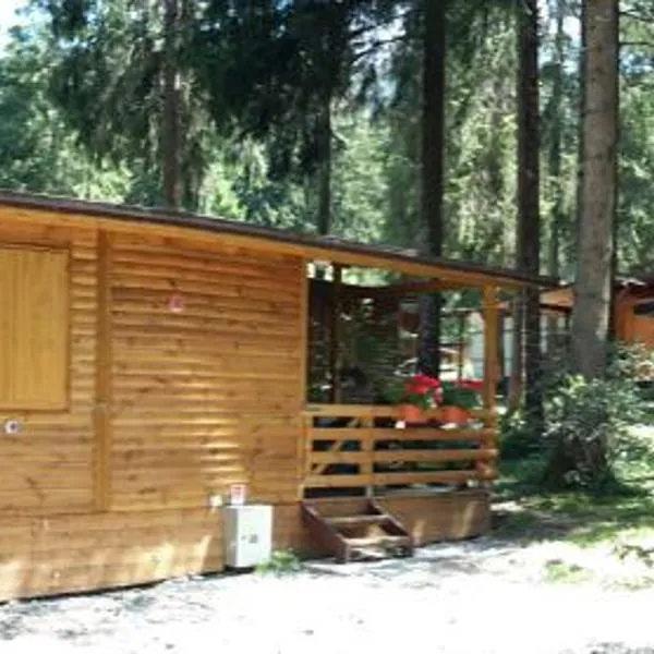 Camping Village Boscoblu', hotel Bornóban