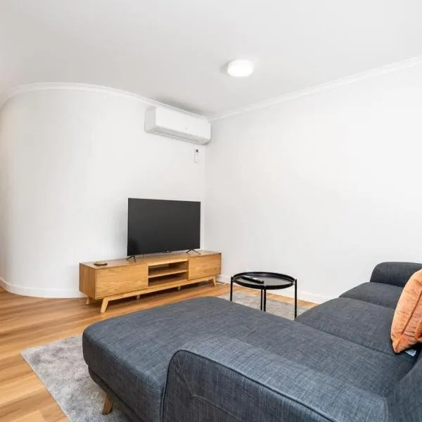Apt in Kingston - 10min to Lake Burley Griffin - Hosted by Canstay, hotel Kingston  városában