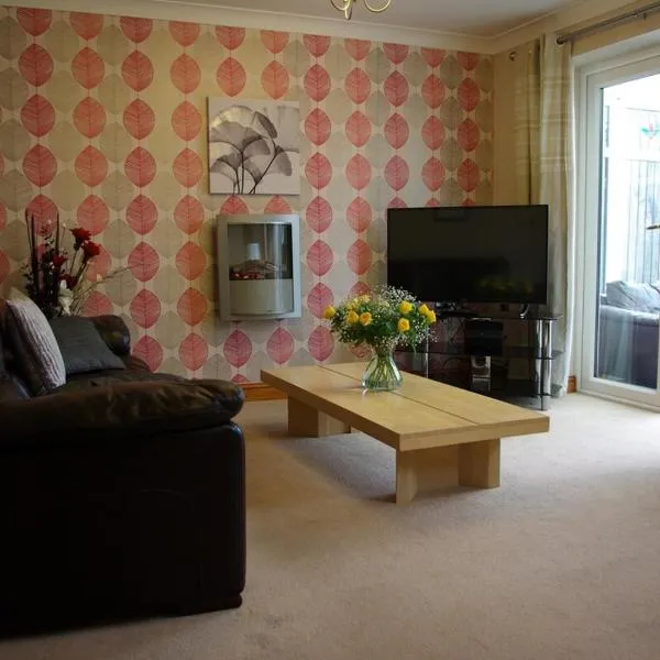 Portland Mews - 3 Bed Holiday Home By Premier Serviced Accommodation, hotel en Leek