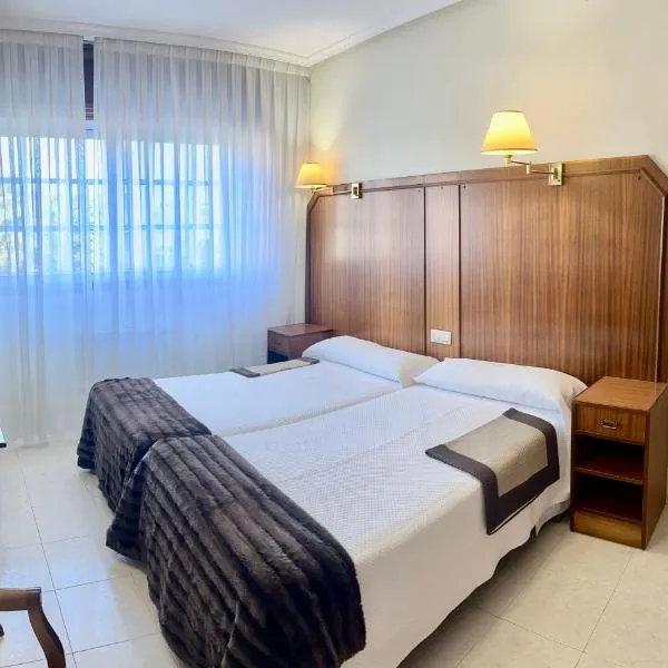 Hostal La Cubana, hotel Carballinóban