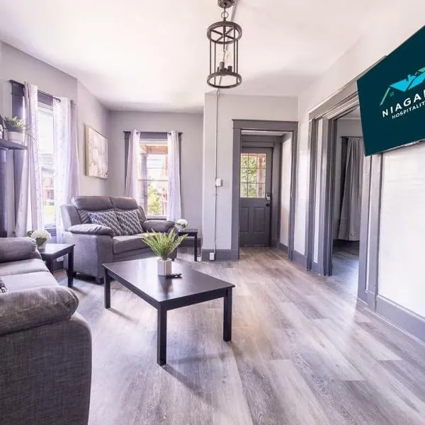 Comfortable 6BR 2Bath in the heart of Niagara Falls, hotel v destinaci Niagara Falls