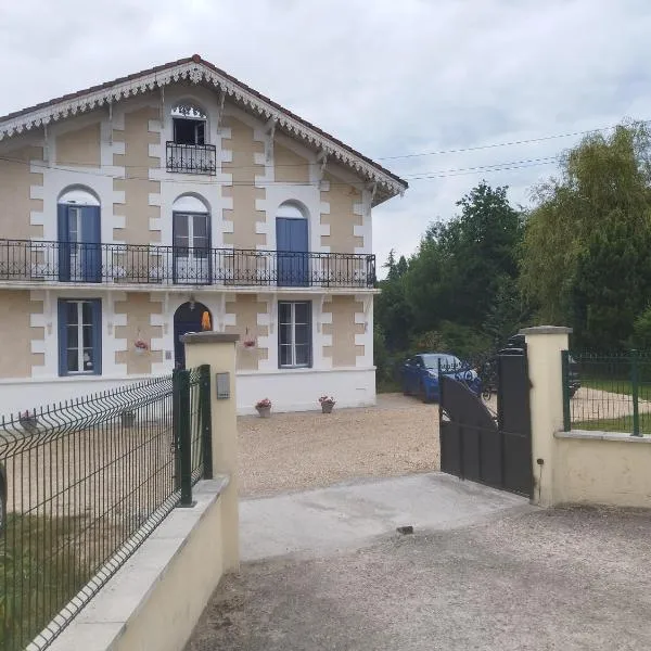 Montplaisir, hotel v destinaci Montendre