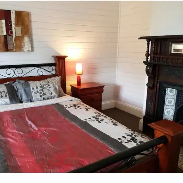 4 Bedroom Federation Cottage, hotel v destinaci Lithgow