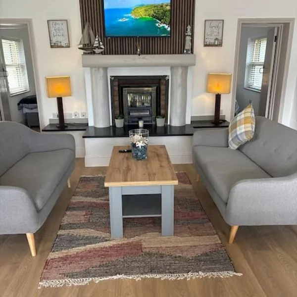 Beautiful Seaside Cottage Wicklow town, hotel v destinaci Wicklow