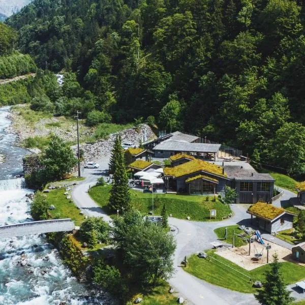 Hüttenhotel Husky Lodge, hotel v destinaci Muotathal