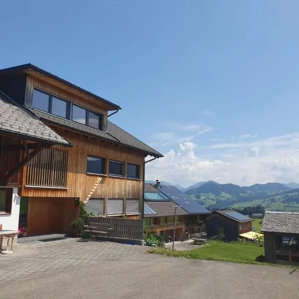 Ferienwohnung Peter, hotel v destinácii Schwarzenberg im Bregenzerwald