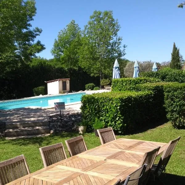 Domaine de Cadenne, hotel v destinaci Saint-Antonin