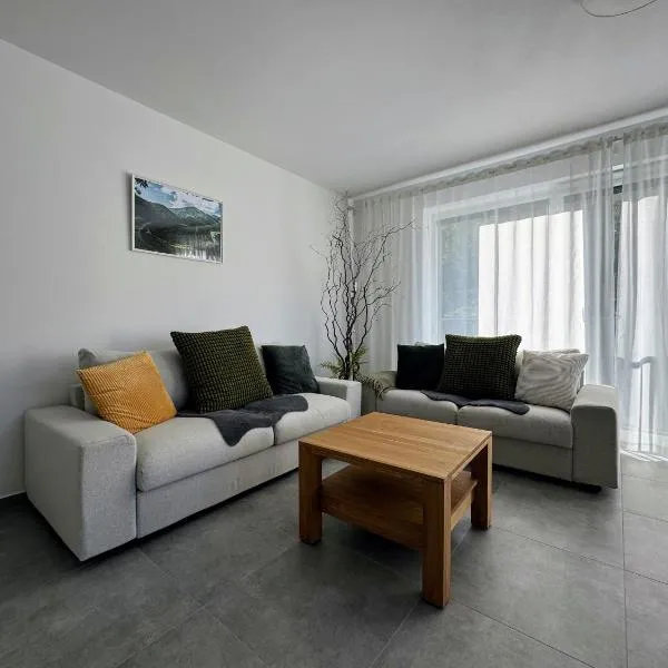 Moderný apartmán NAVIA Rajecké Teplice obklopený nádhernou prírodou a wellness, hotel v Rajeckých Teplicích