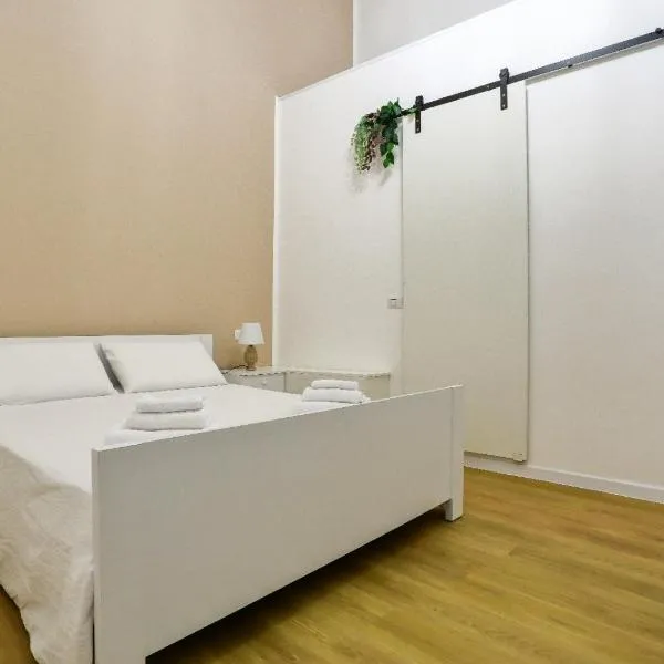 Elegante matrimoniale clemente house catania centro, hotel in Catania